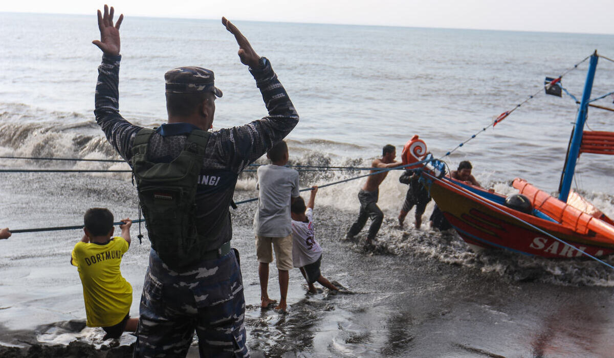 Prakiraan Cuaca Senin, 29 Juli 2024, Waspadai Gelombang Tinggi di Beberapa Wilayah Indonesia