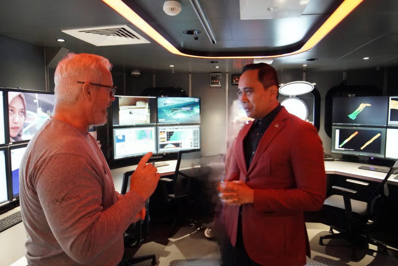 Putu Supadma Rudana kunjungi Kapal Ocean X