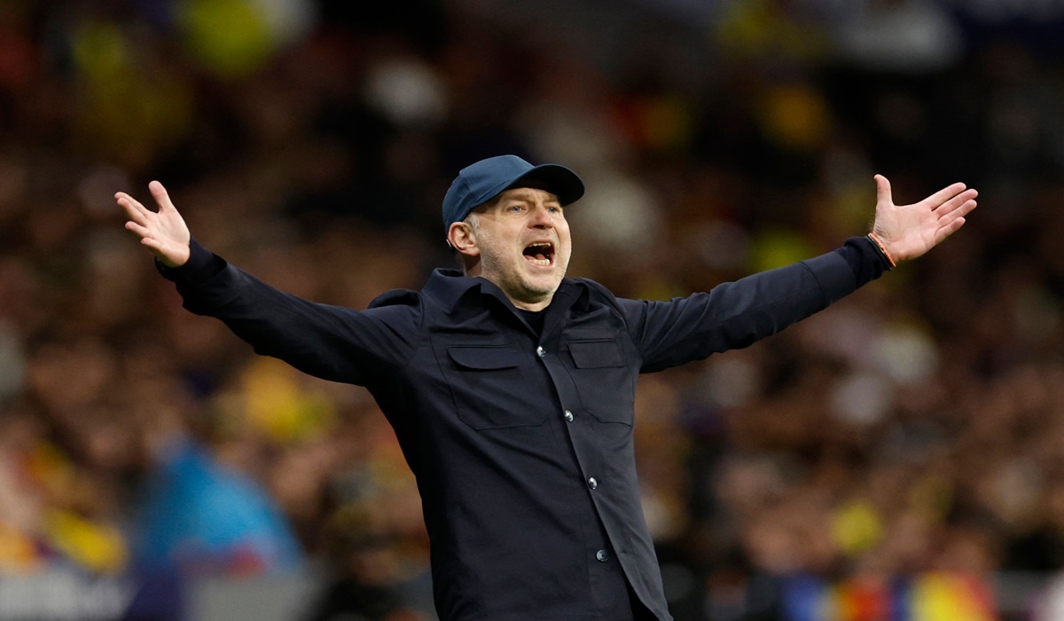 Pelatih timnas Rumania Edward Iordanescu