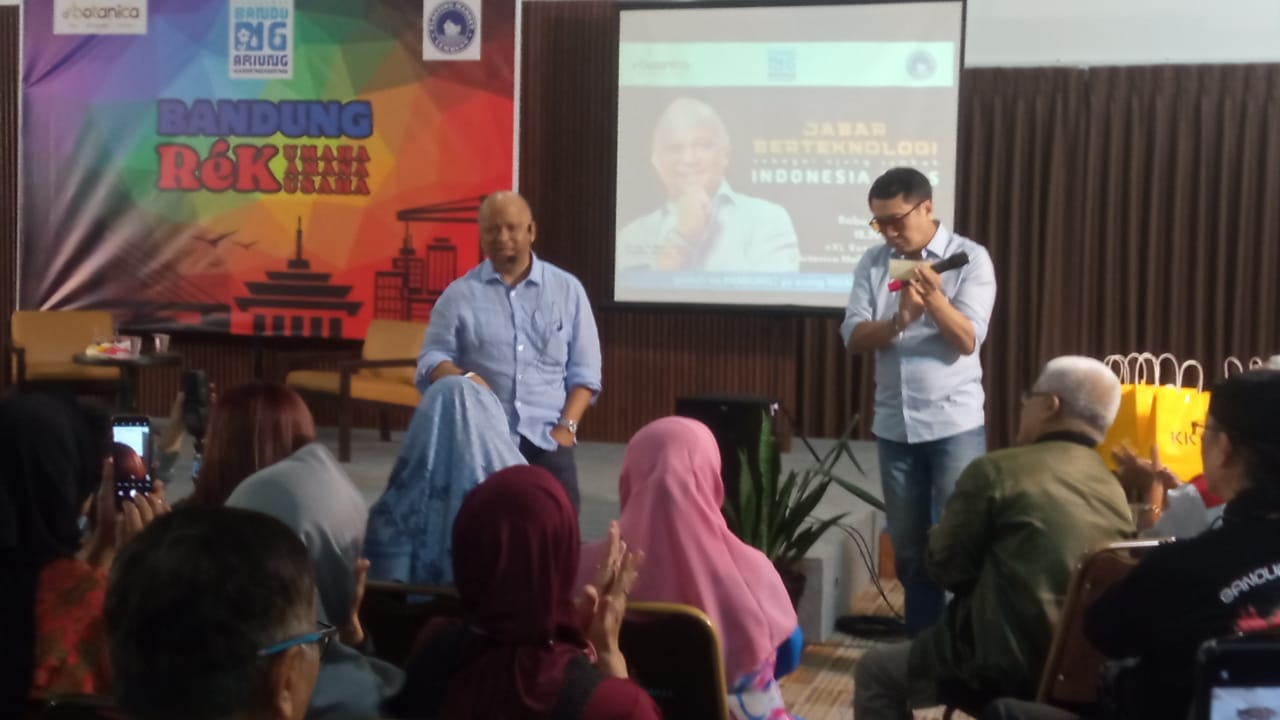 Ilham Akbar Habibie menggelar diskusi bersama warga di Kota Bandung