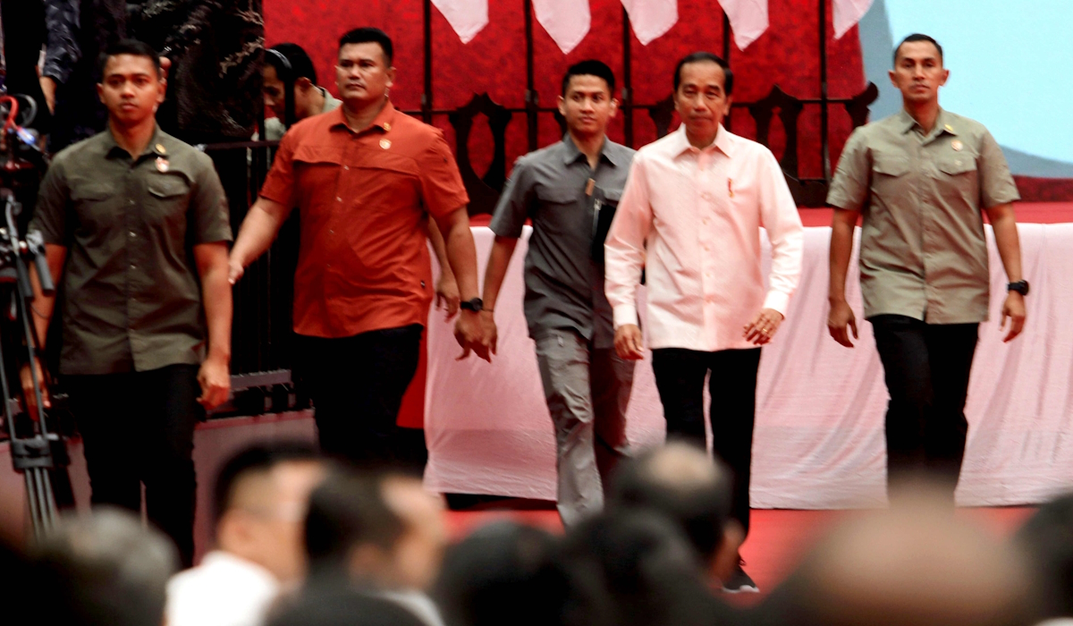 Presiden Joko Widodo saat akan memberikan sambutan dalam Rakernas VI Projo di Indonesia Arena GBK, Jakarta 