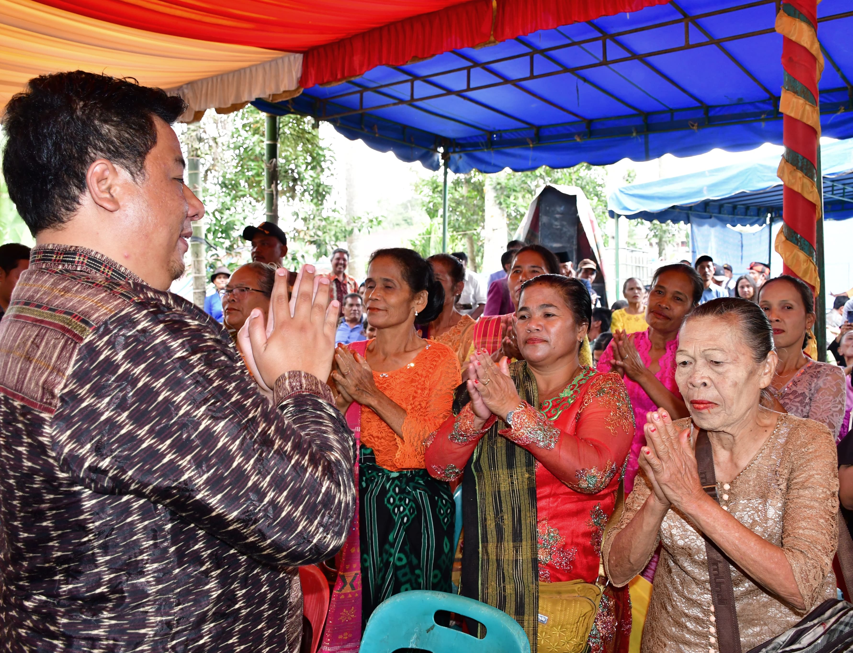 Pesta Mangalahat Horbo yang merupakan kearifan lokal budaya Batak,