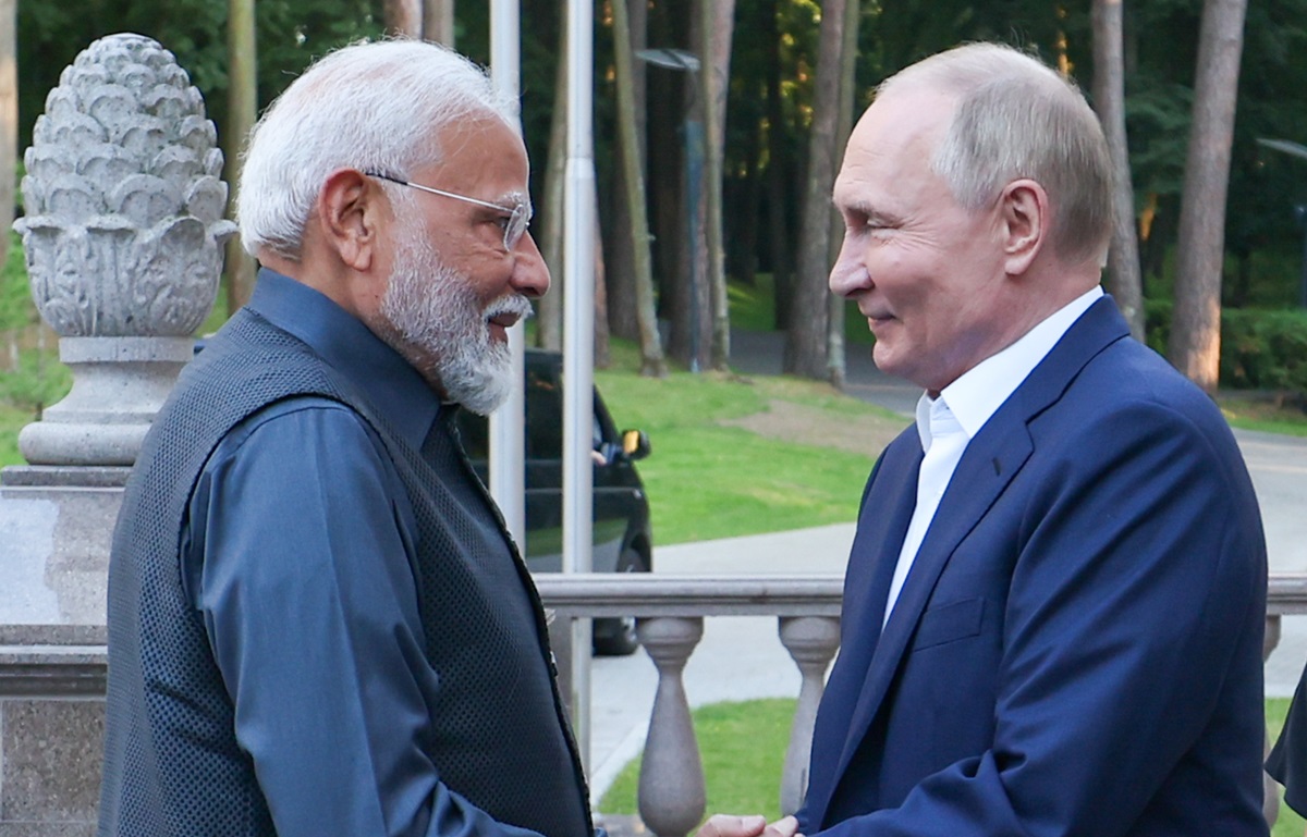 PM India Narendra Modi ke Rusia, menunjukkan hubungan erat antara kedua negara meskipun ketergantungan Kremlin pada Tiongkok meningkat. 