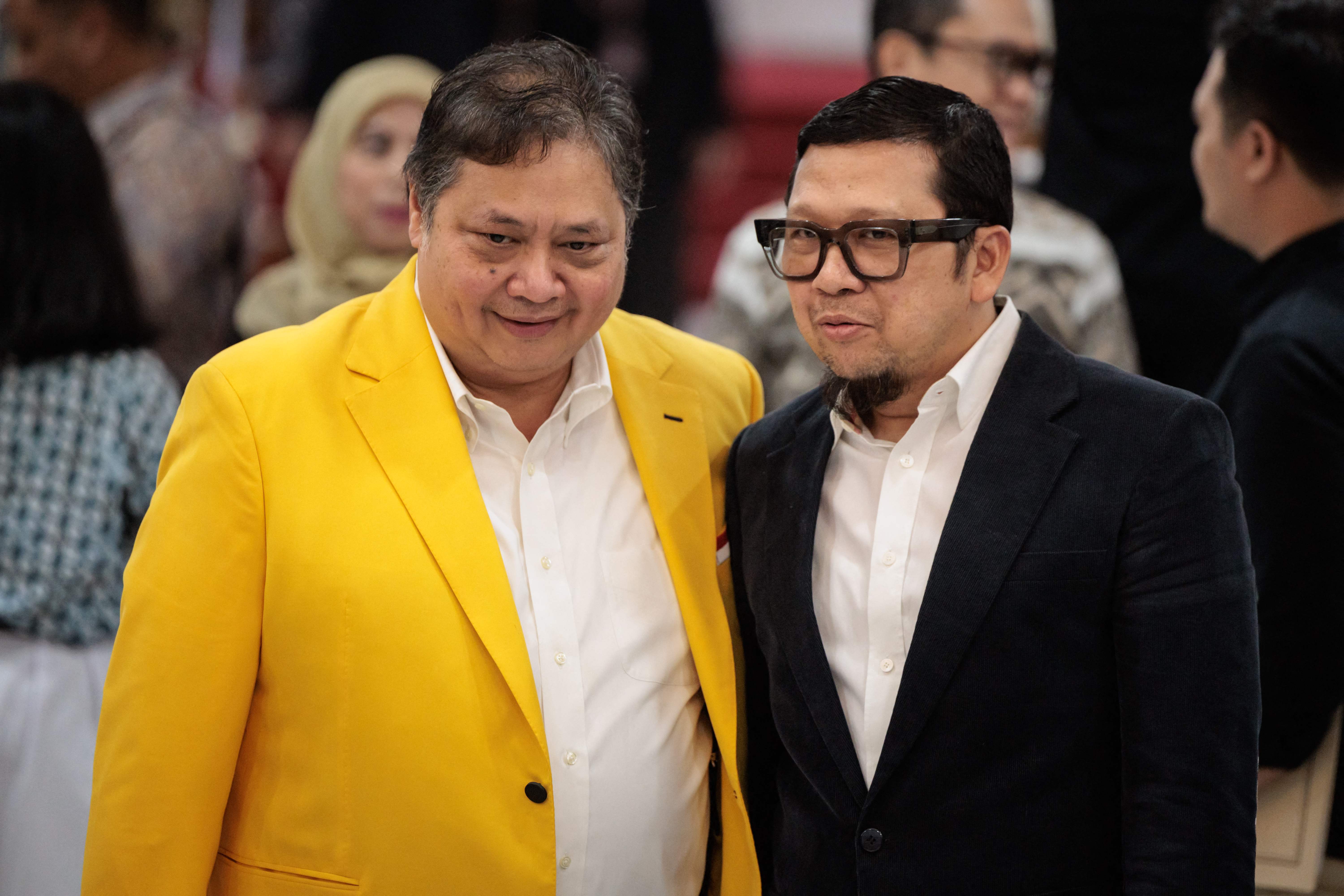 Ketua Umum Golkar Airlangga Hartarto bersama Ketua Komisi II DPR Ahmad Doli Kurnia