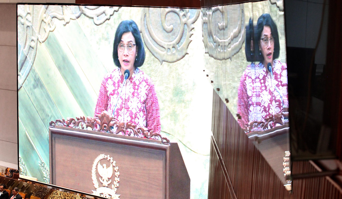 Menteri Keuangan Sri Mulyani Indrawati menyampaikan paparan dalam rapat paripurna di Gedung Nusantara II 