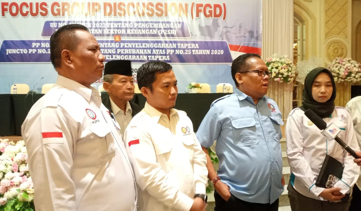 SERIKAT buruh yang tergabung dalam LKS TRIPDA Provinsi Banten sepakat untuk menolak UU P2SK