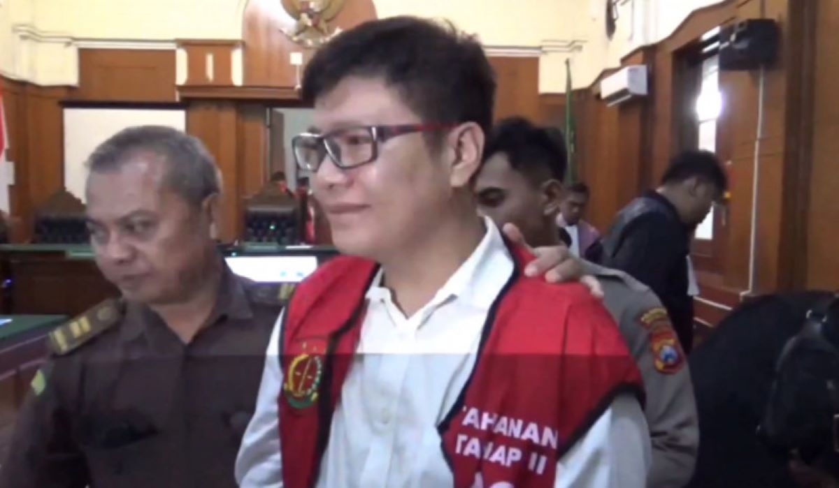 Terdakwa kasus penganiayaan dan pembunuhan Dini Sera Ronald Tannur