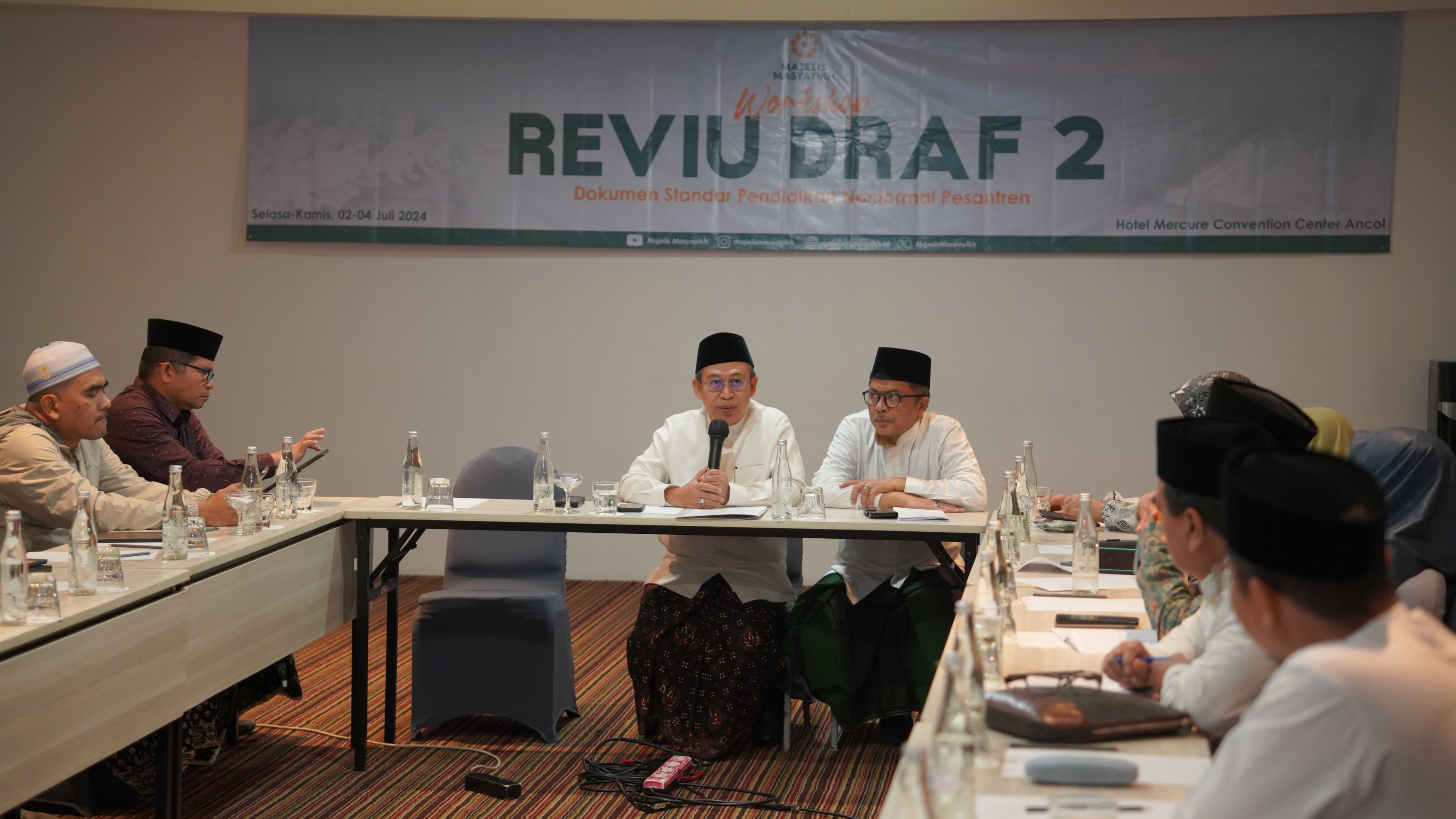 Workshop review draf 2 standar mutu pendidikan nonformal pesantren. 