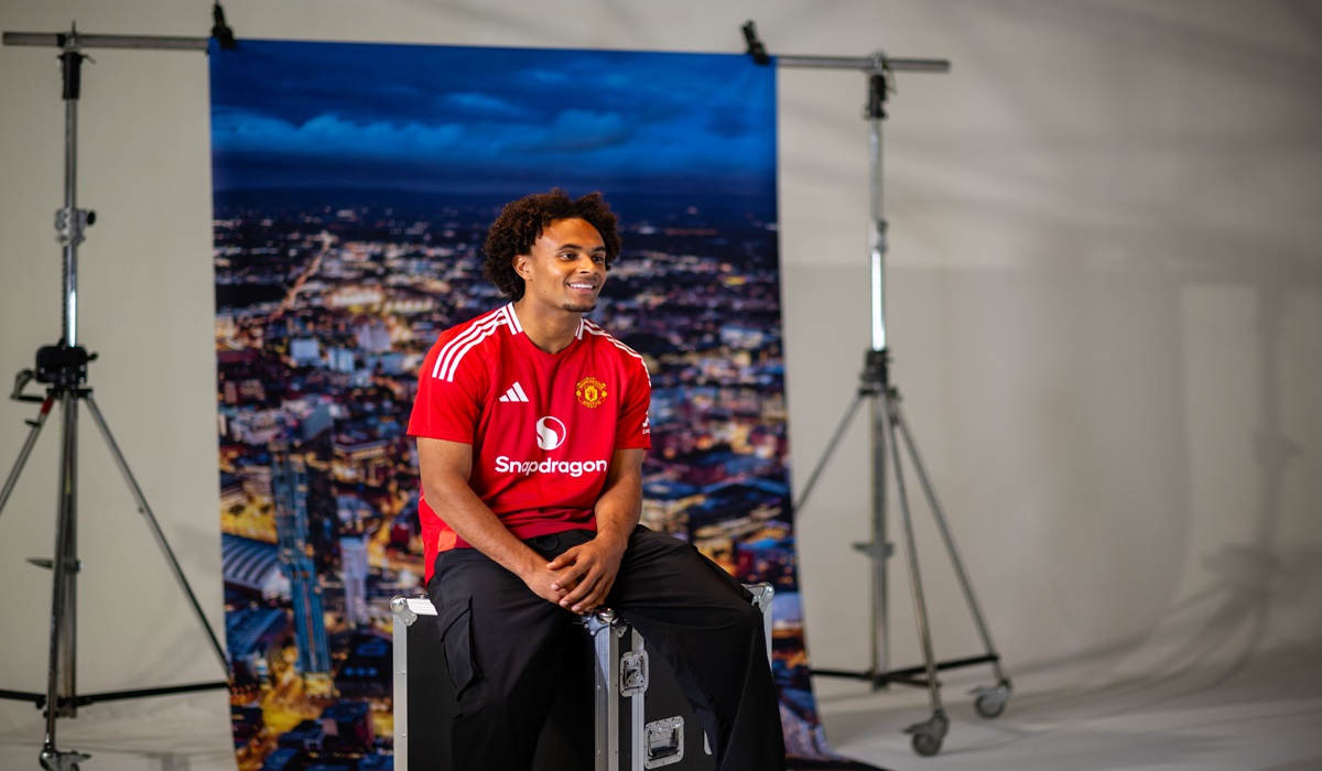 Pemain anyar Manchester United Joshua Zirkzee