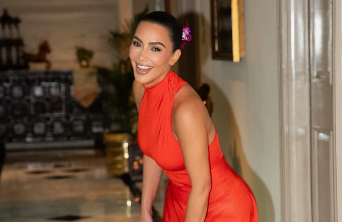 Kim Kardashian bergurau bisa memerintah sebuah negara setelah menonton serial The Crown.