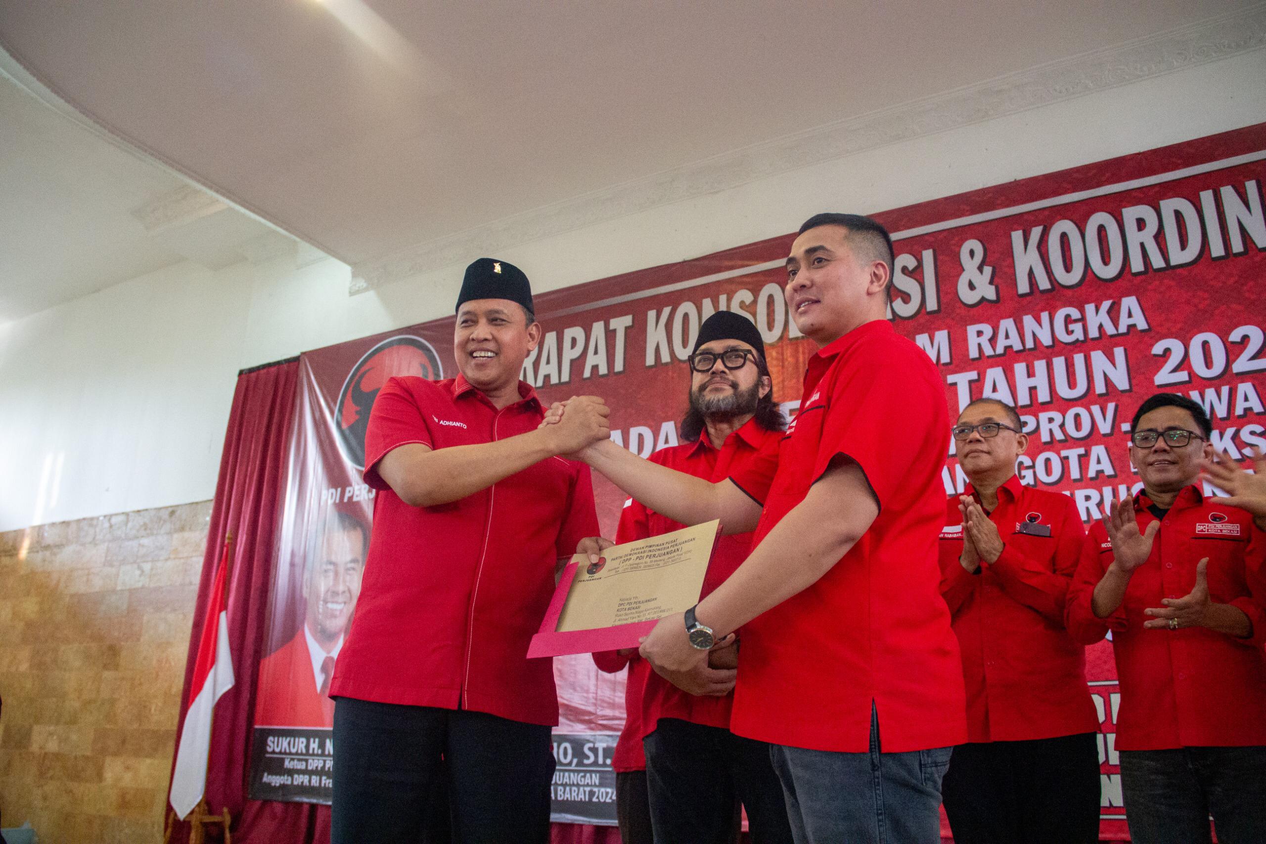 DPP PDIP mengusung Tri Adhianto sebagai bakal calon walikota Bekasi.
