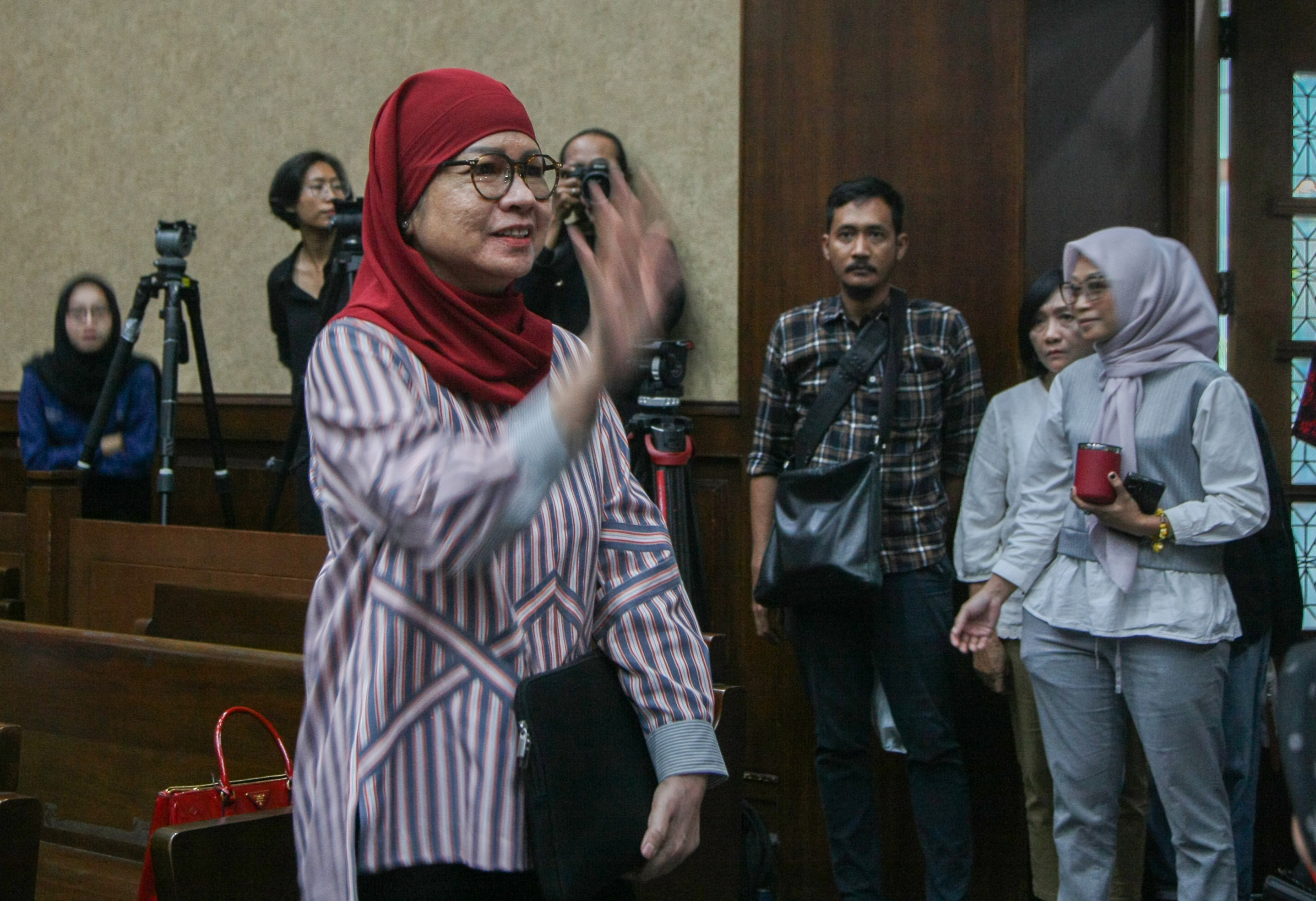 Terdakwa kasus korupsi pengadaan LNG mantan Dirut Pertamina Karen Agustiawan tiba di ruang sidang