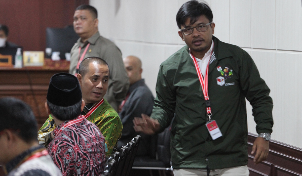 Anggota KPU Idham Holik saat hadir dalam sidang Perselisihan Hasil Pemilihan Umum (PHPU) 