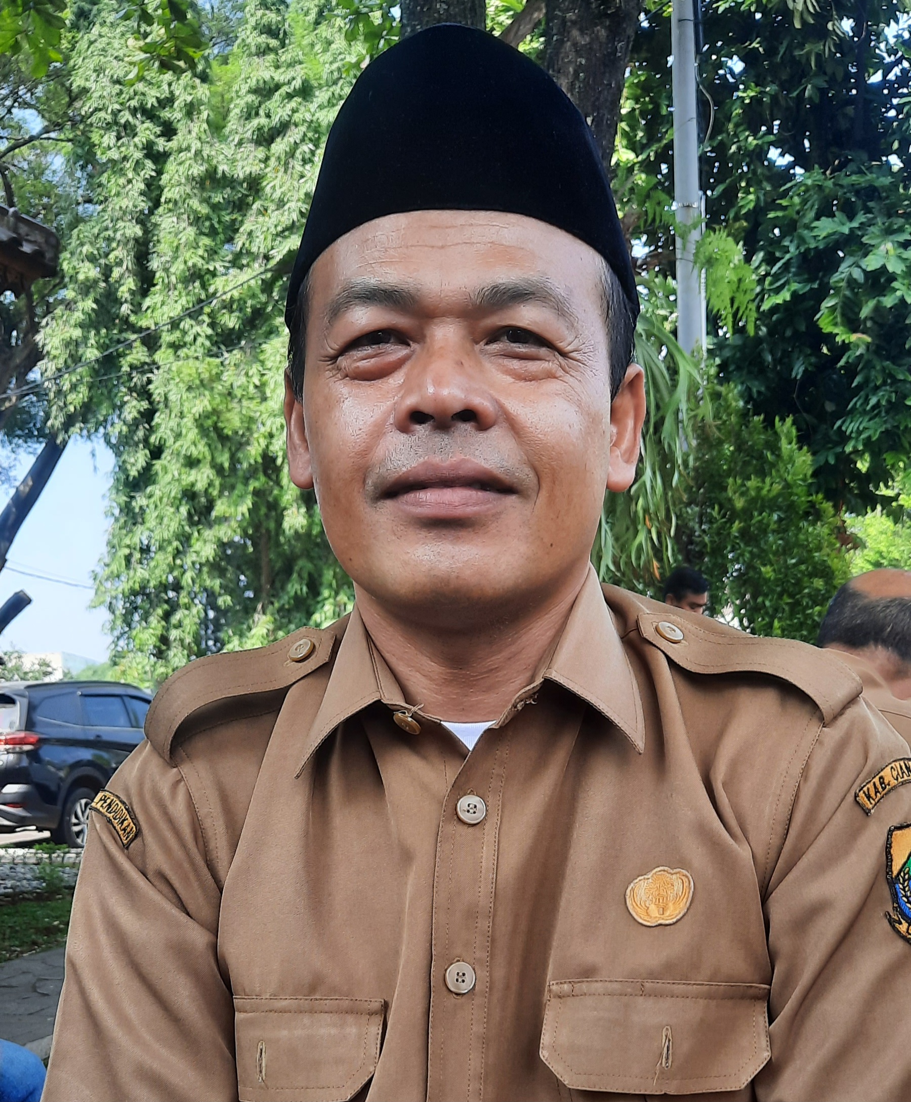 Kepala Disdikpora Kabupaten Cianjur, Ruhli Solehudin telah mengirim tim untuk menelusuri dugaan perundungan di SMPN I Sindangbarang. 