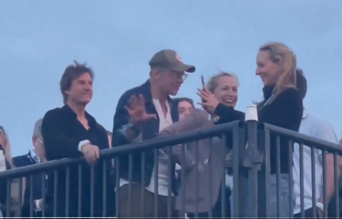 Pada 29 Juni 2024, Tom Cruise, Gillian Anderson, dan Simon Pegg menghadiri konser Coldplay di Glastonbury Festival. 