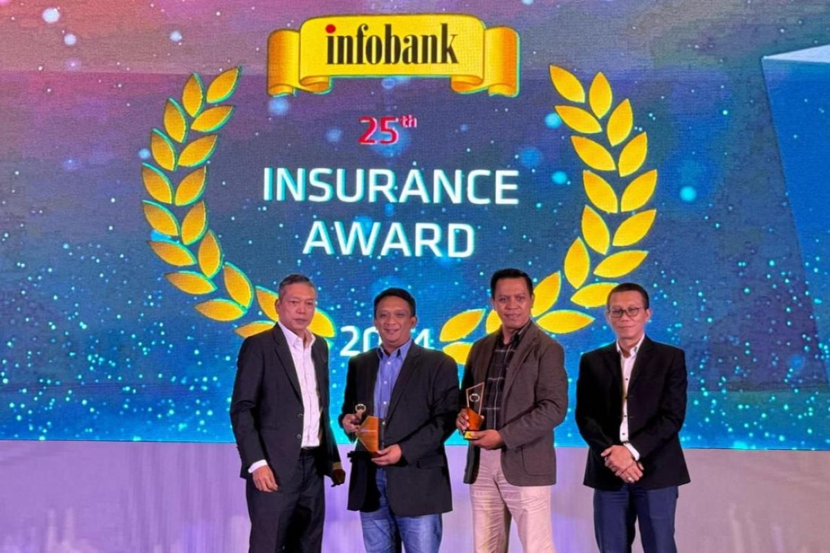 BRI Insurance menerima penghargaan di ajang 25th Insurance Award 2024. 