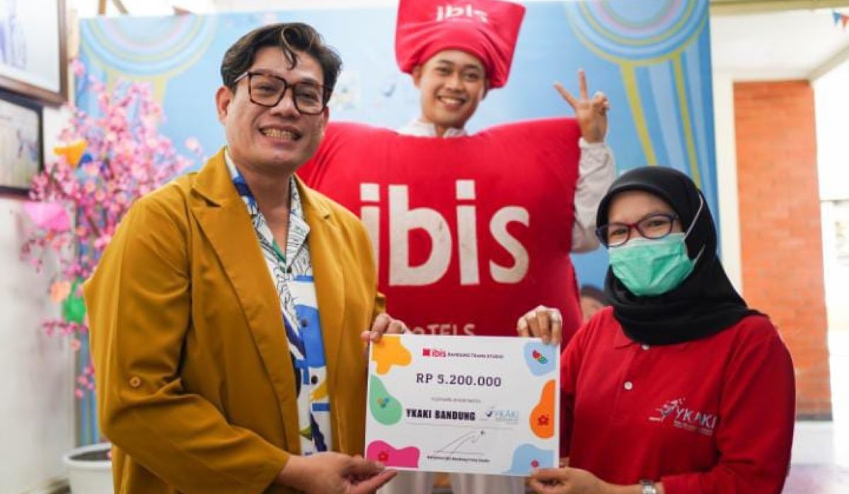 ibis Bandung Trans Studio mengadakan kegiatan CSR dengan melakukan kunjungan ke Yayasan Kasih Anak Kanker Indonesia (YKAKI).