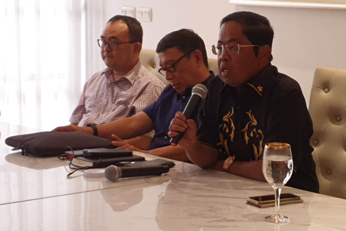 Ketua Dewan Pembina Bappilu Partai Golkar Idrus Marham (kanan).