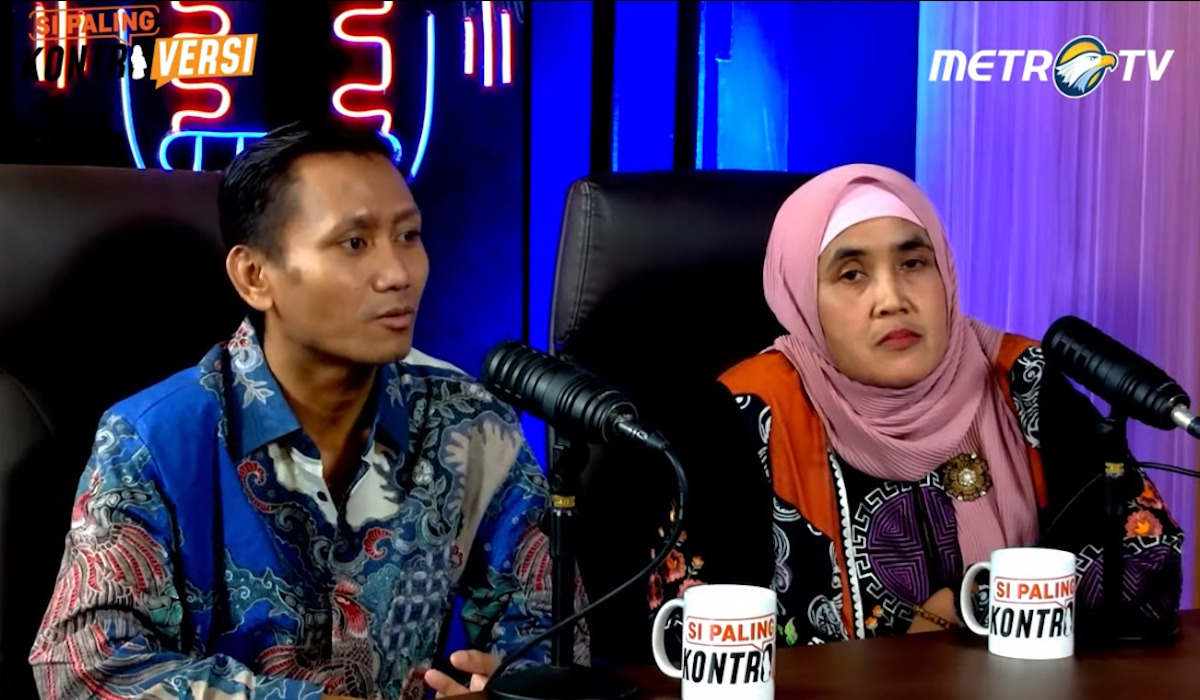 Pegi Setiawan (kiri)