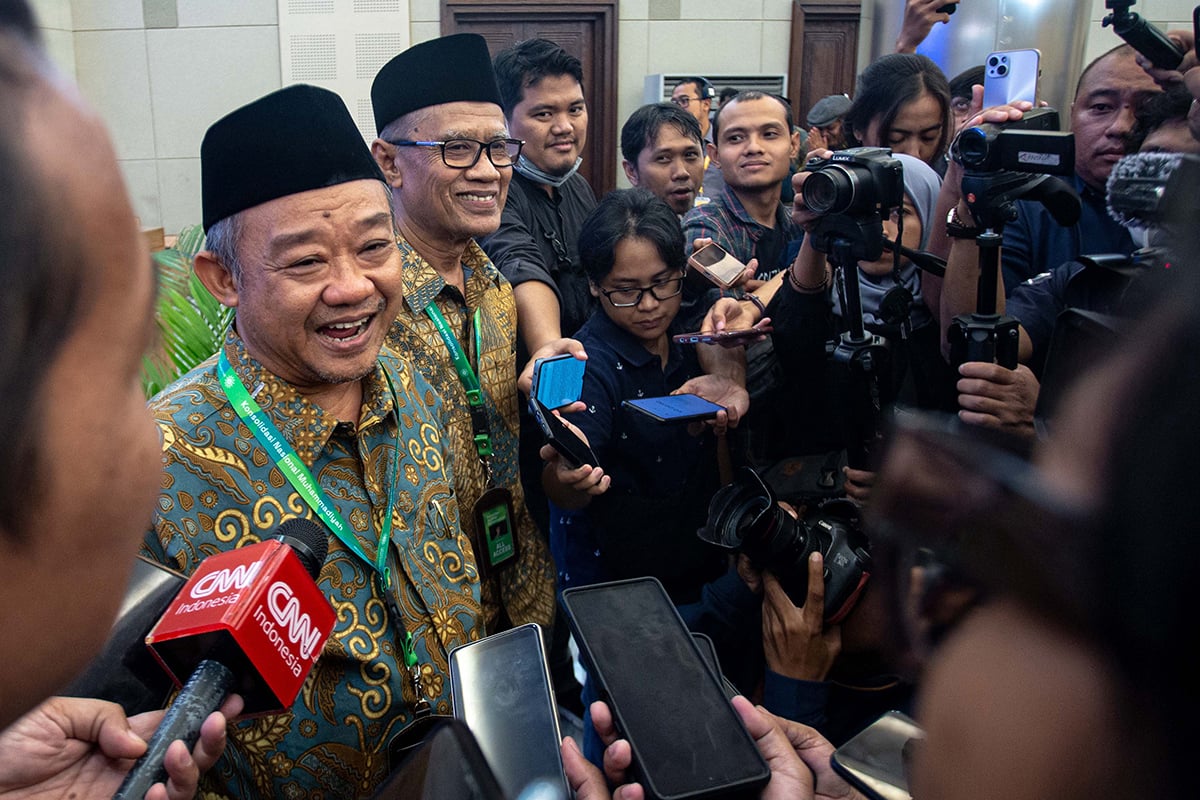  Ketua Umum PP Muhammadiyah Haedar Nashir (kedua kiri).