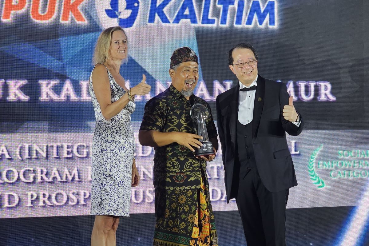 Pupuk Kaltim menerima penghargaan Asia Responsible Enterprise Awards (AREA) 2024 dengan kategori Social Empowerment.