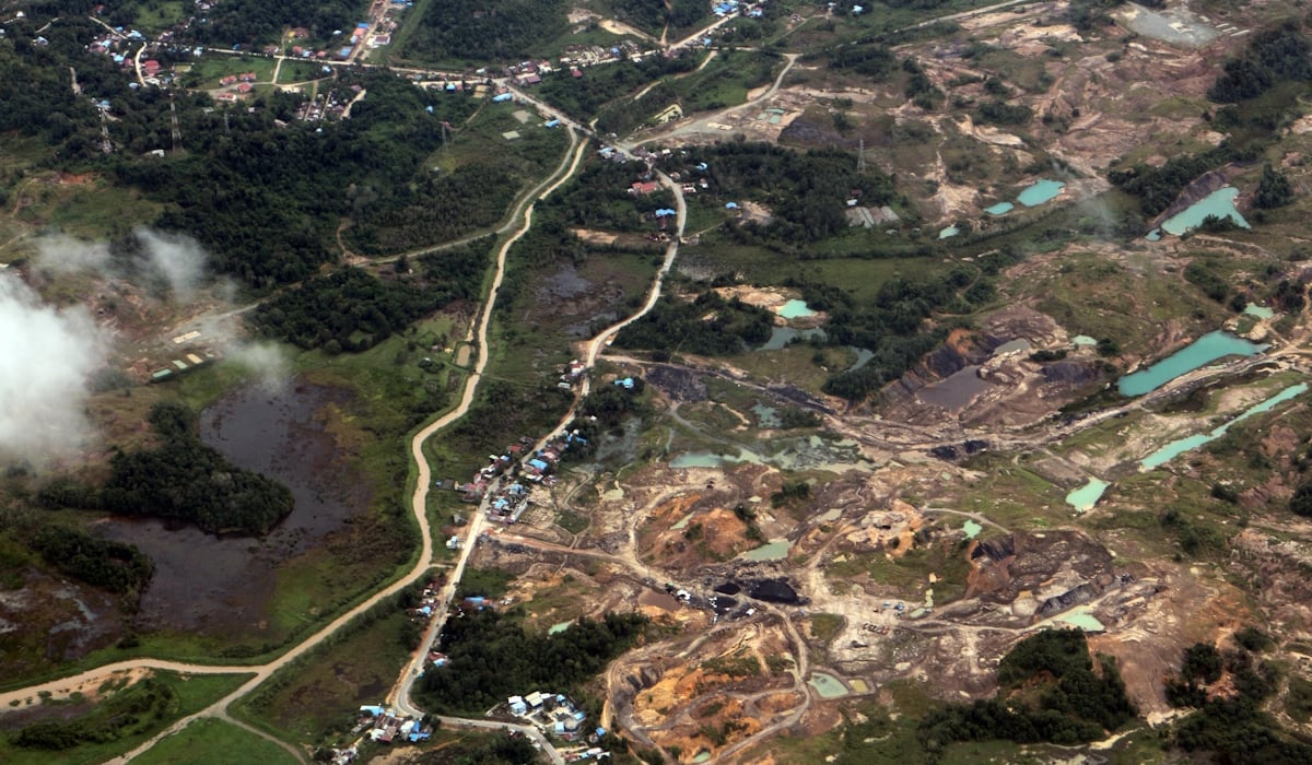 Foto udara tambang batu bara di Kalimantan Timur 
