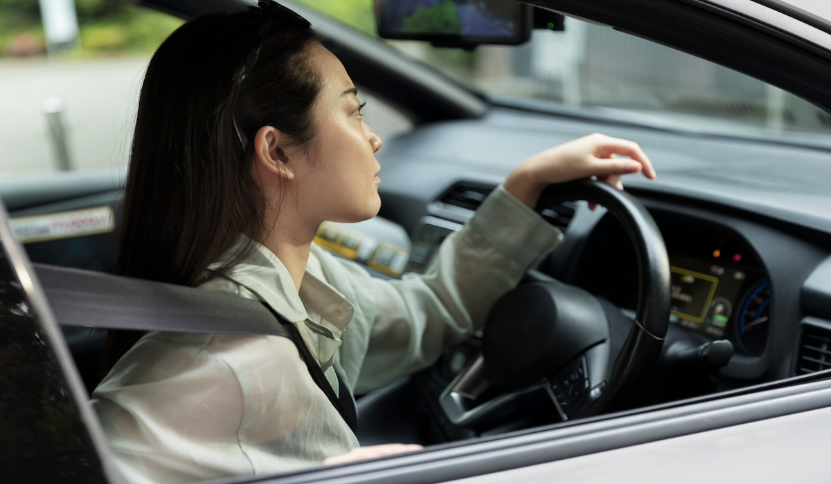 Tips menghadapi situasi darurat untuk wanita saat berkendara