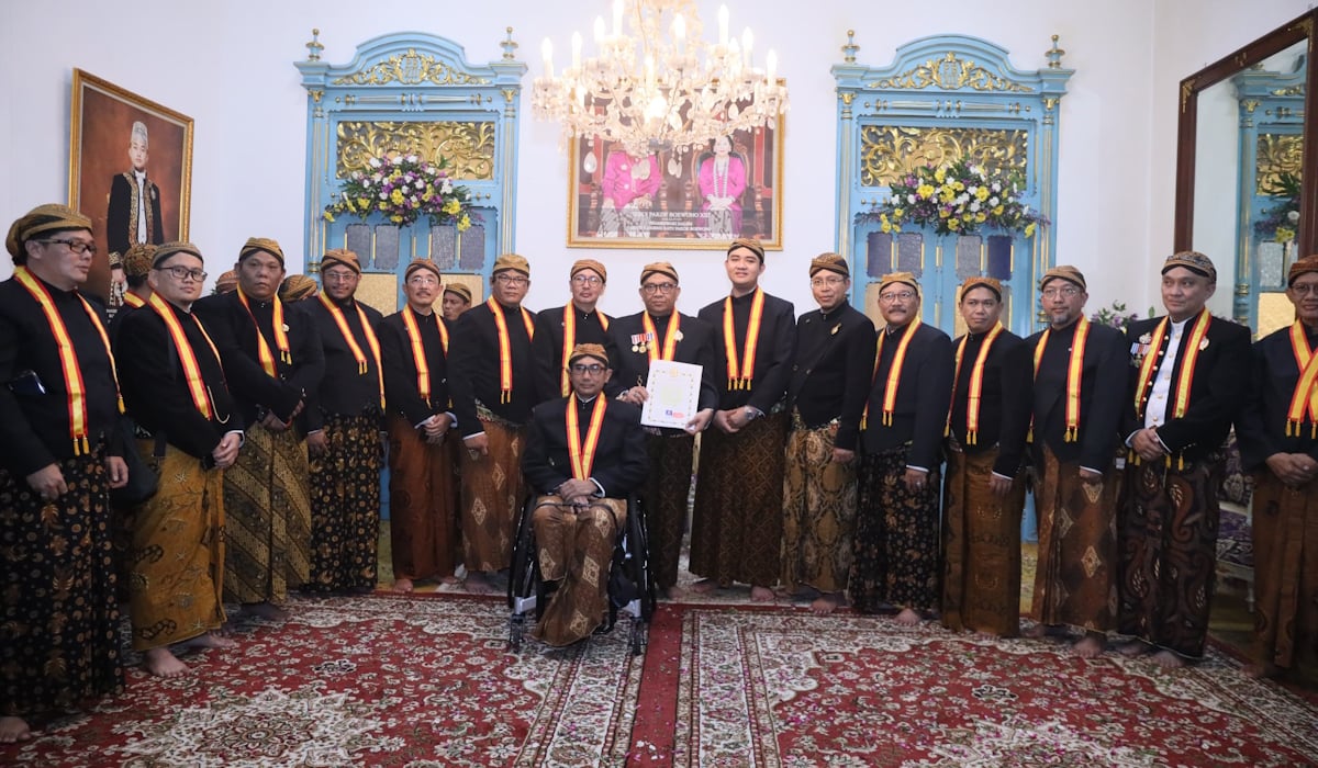 Wamenaker Afriansyah Noor mendapat gelar kehormatan