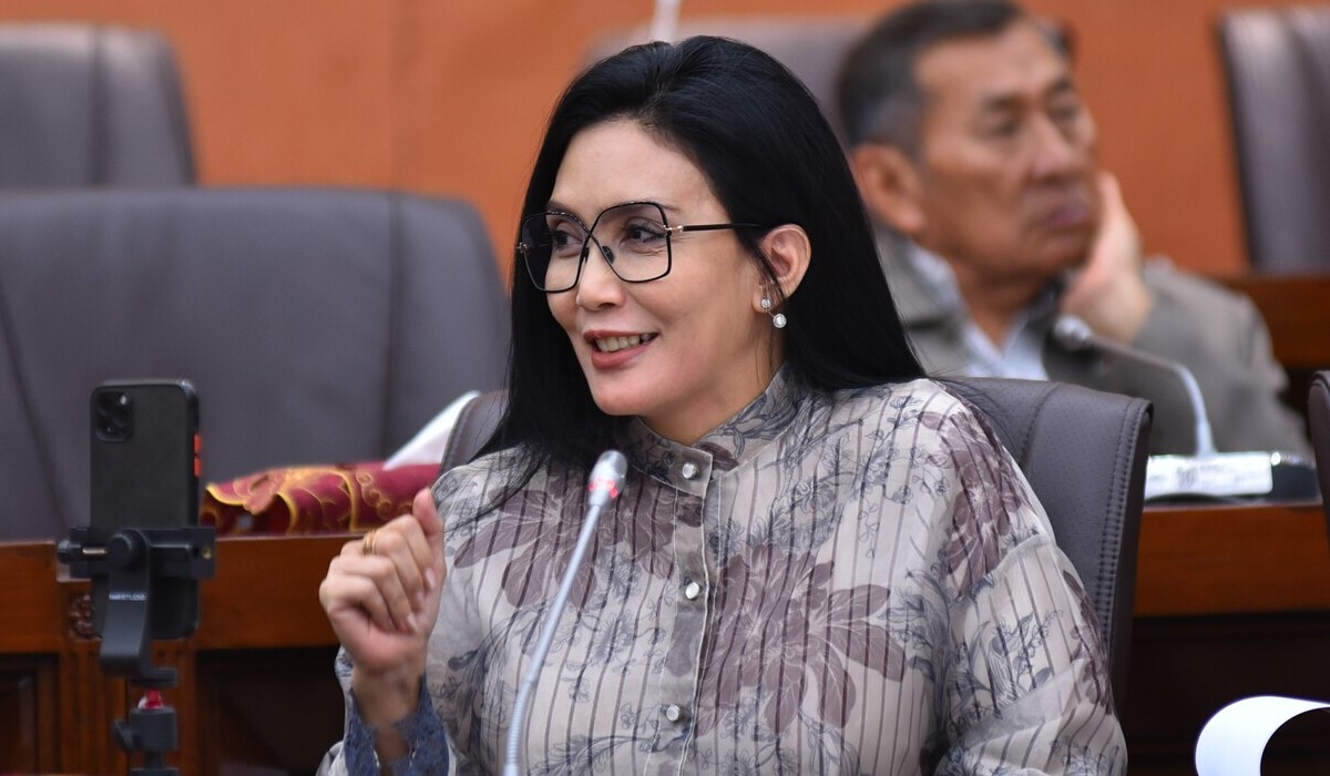 ANGGOTA Komisi VI DPR RI Fraksi PDIP Perjuangan Rieke Diah Pitaloka.