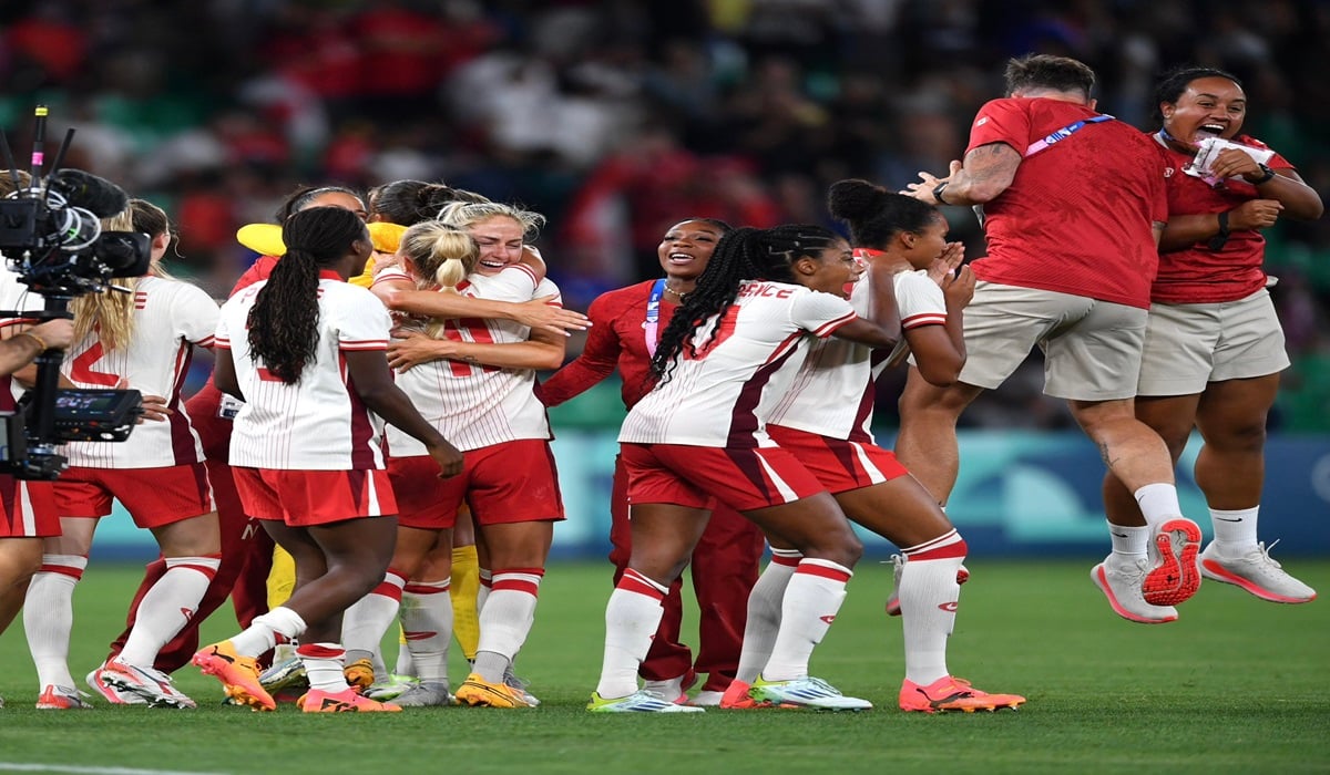 Para pemain timnas putri Kanada melakukan selebrasi usai mengalahkan Prancis di laga Olimpiade Paris 2024.