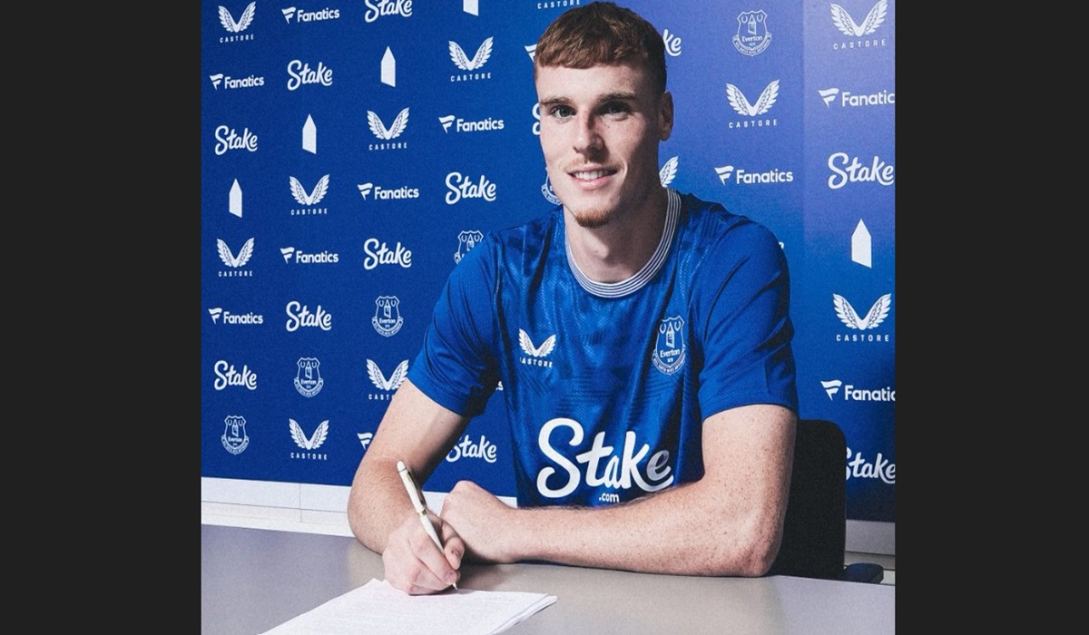 Everton Datangkan Jake O'Brien dari Lyon