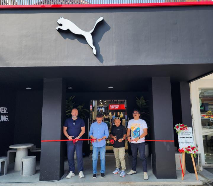 Pembukaan Toko Puma di Jalan Martadinata, Kota Bandung.