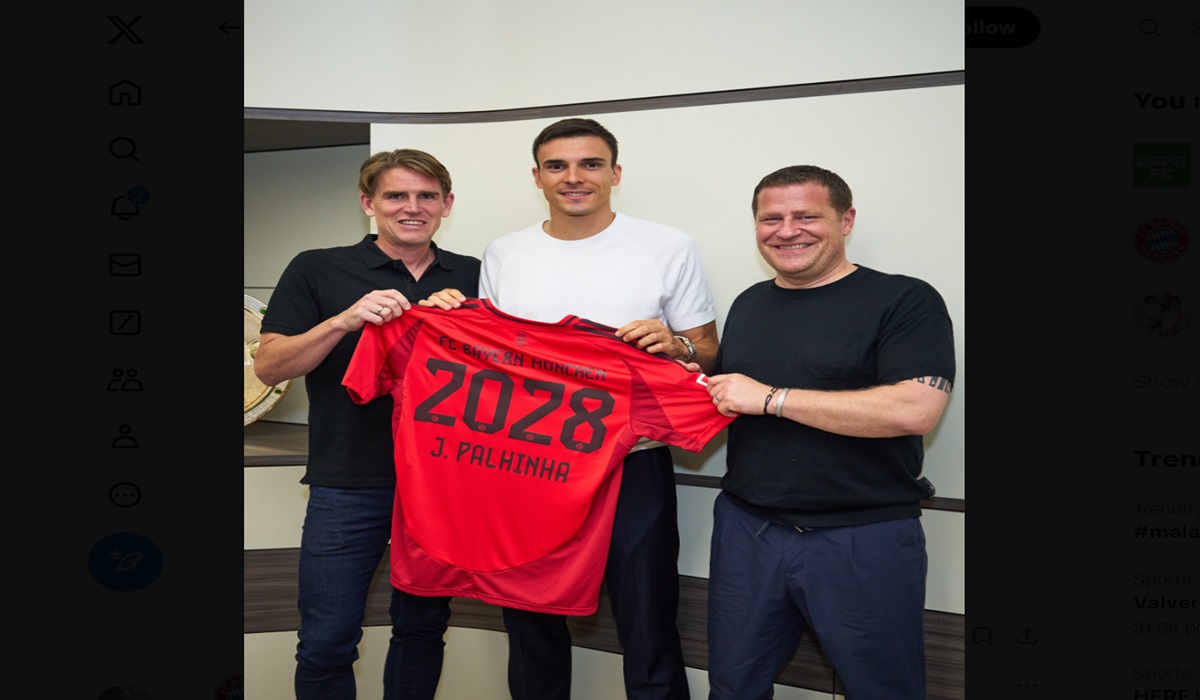 Joao Palhinha (tengah) usai meneken kontrak dengan Bayern Muenchen