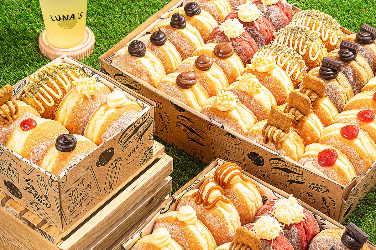 Doughnuts bomboloni fluffy.