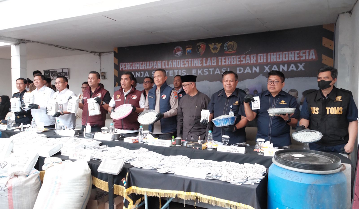 Pengungkapan kasus clandestine laboratorium narkotika di Malang, Jawa Timur,