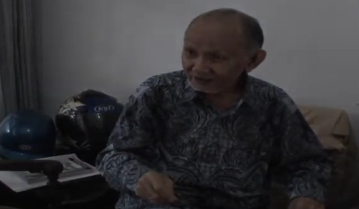 Salah sati tokoh pustakawan Indonesia, Jan Ngion Benyamin Tairas (J.N.B Tairas).