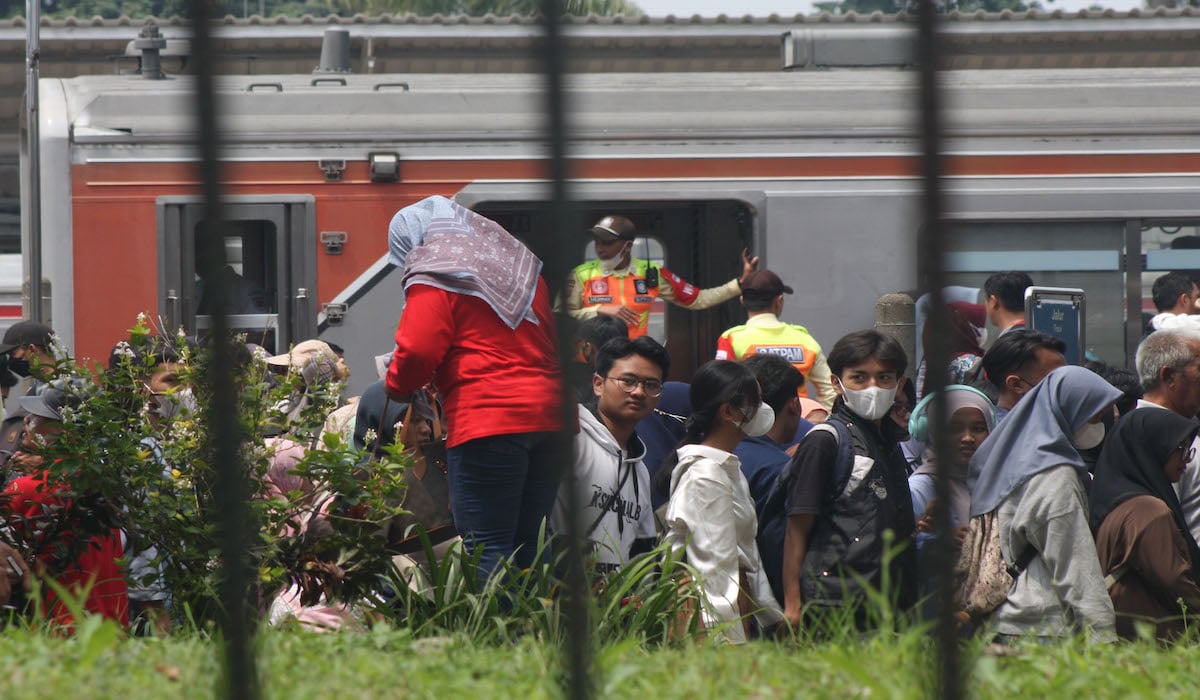 Perjalanan KRL Tanah Abang-Rangkasbitung terhambat banjir