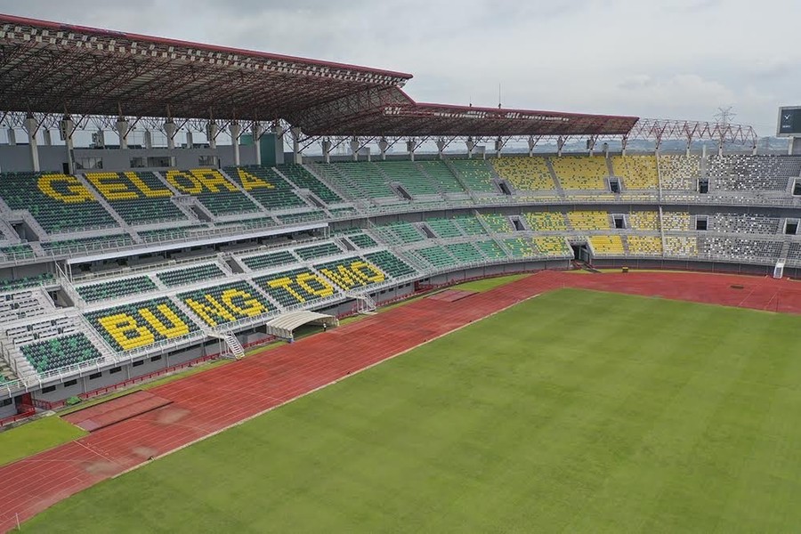  Stadion Gelora Bung Tomo (GBT) Surabaya. 