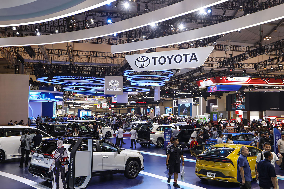 Ribuan pengunjungi mendatangi pameran otomotif GAIKINDO Indonesia International Auto Show (GIIAS) 2024 di ICE BSD.