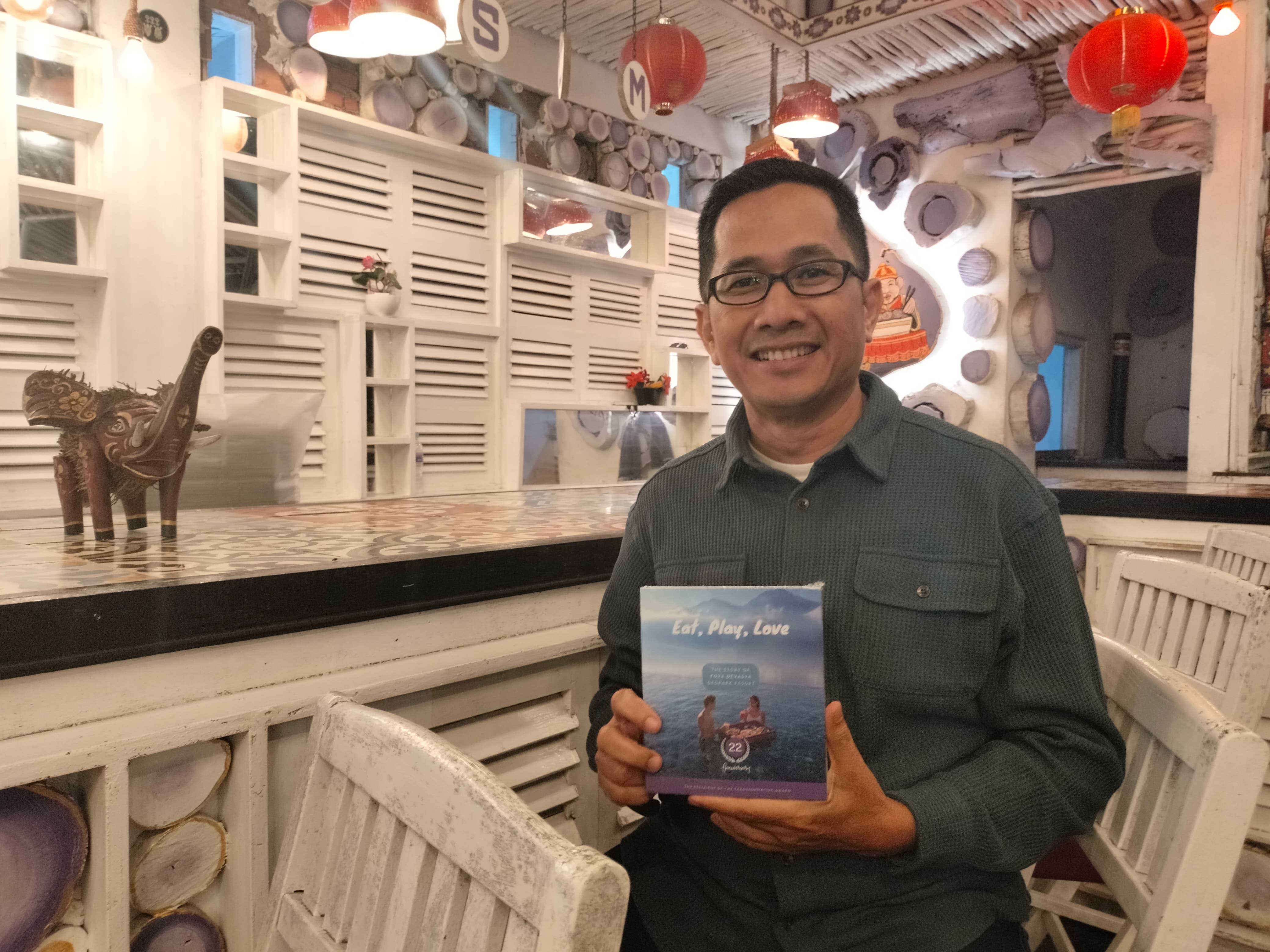 Penulis Buku Eat, Play, Love Andre Syahreza