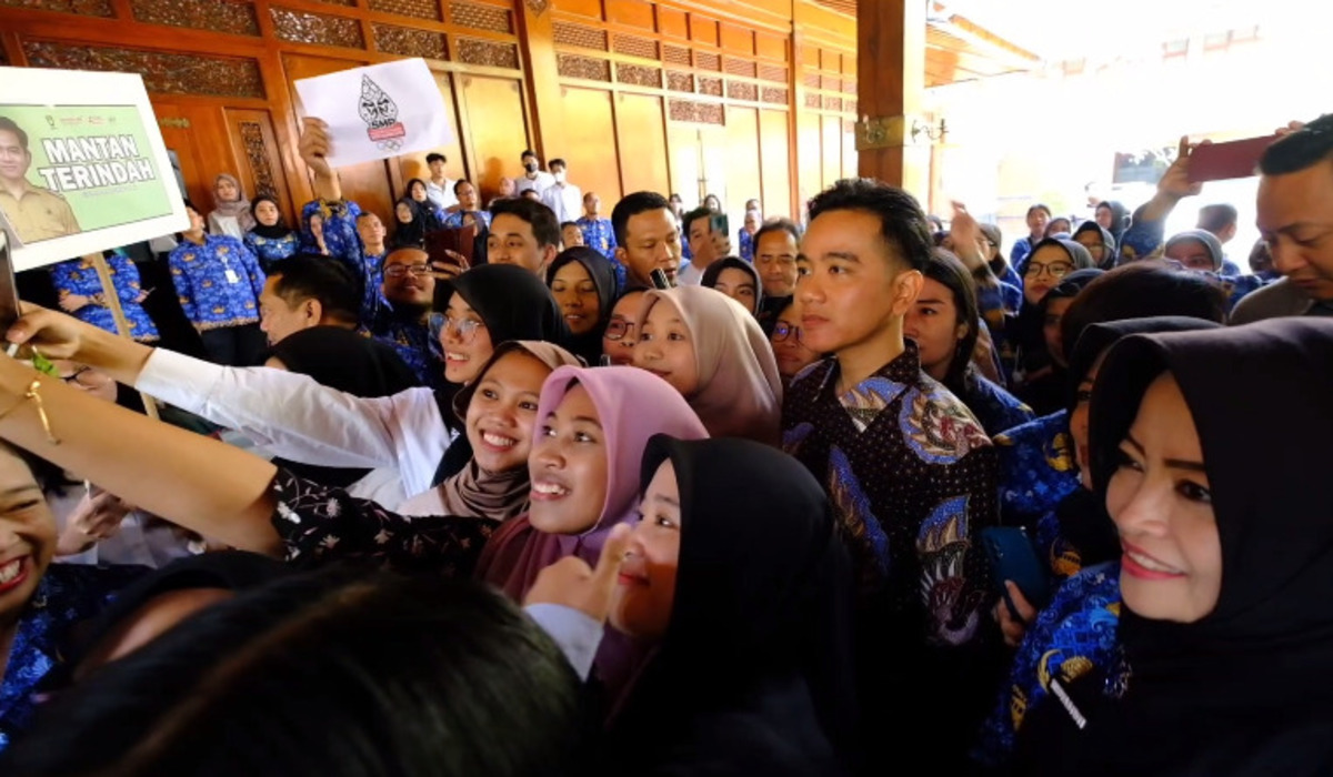 Gibran saat perpisahan dengan ASN Pemkot Solo.