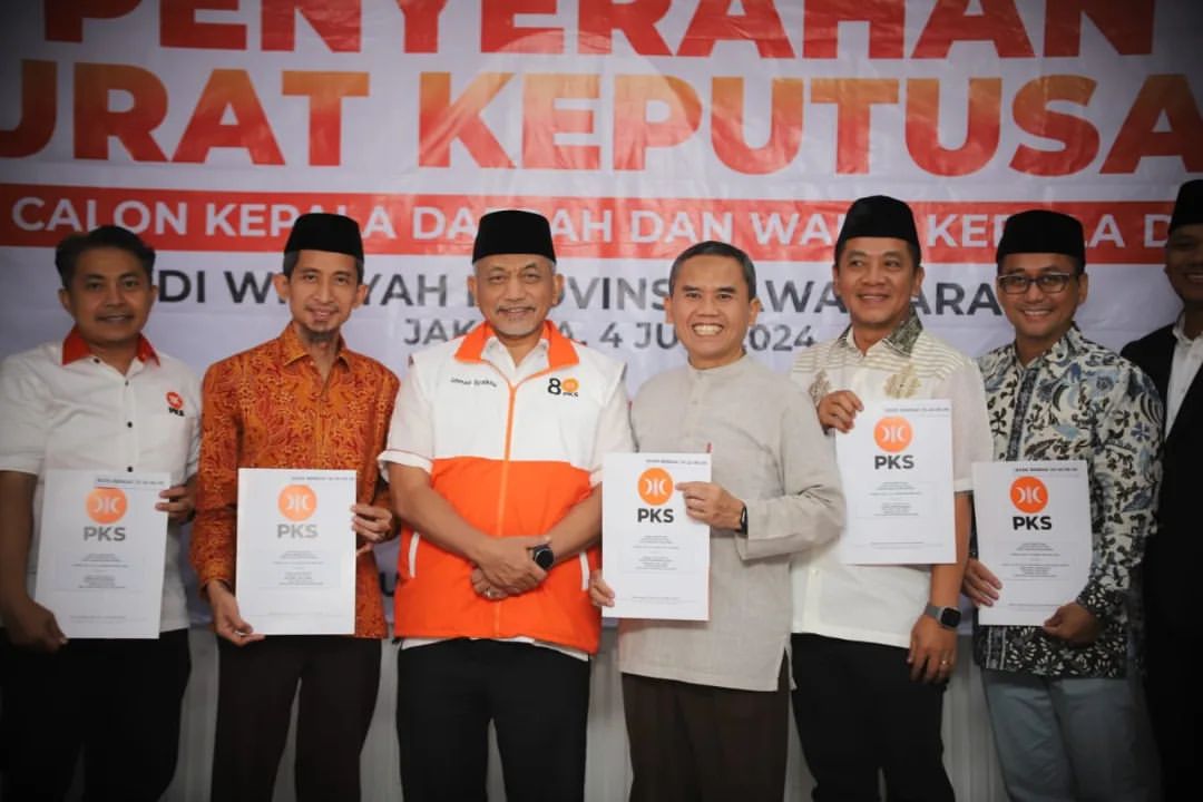 Penyerahan surat dukungan dari PKS kepada pasangan Cecep Nurul Yakin dan  Asep Sopari Al-Ayubi  di Pilkada Tasikmalaya