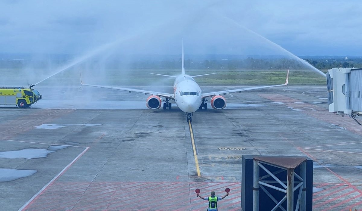 Penerbangan perdana Lombok-Balikpapan.