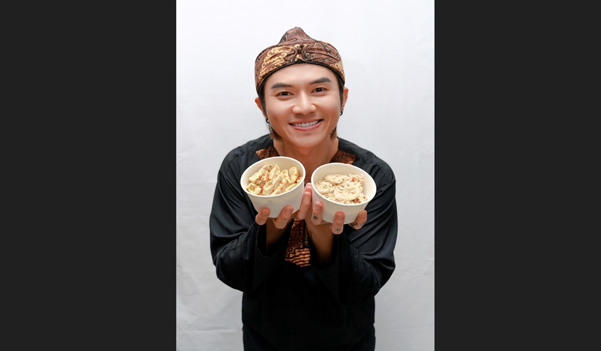 Gunakan Alterego Mamang Rapael, Rafael Tan Rilis Single Seblak Rapael