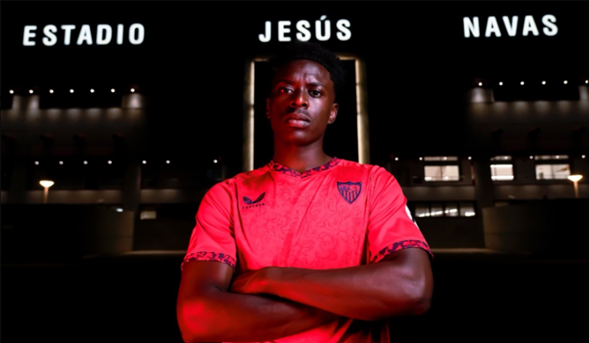 Gelandang Sevilla Albert Sambi Lokonga