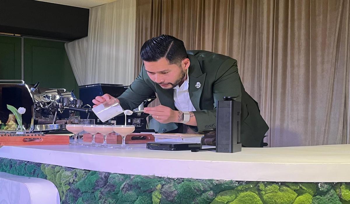Mikael Jasin Pemenang World Barista Championship Busan 2024 dan Chief of Coffee Innovation Fore