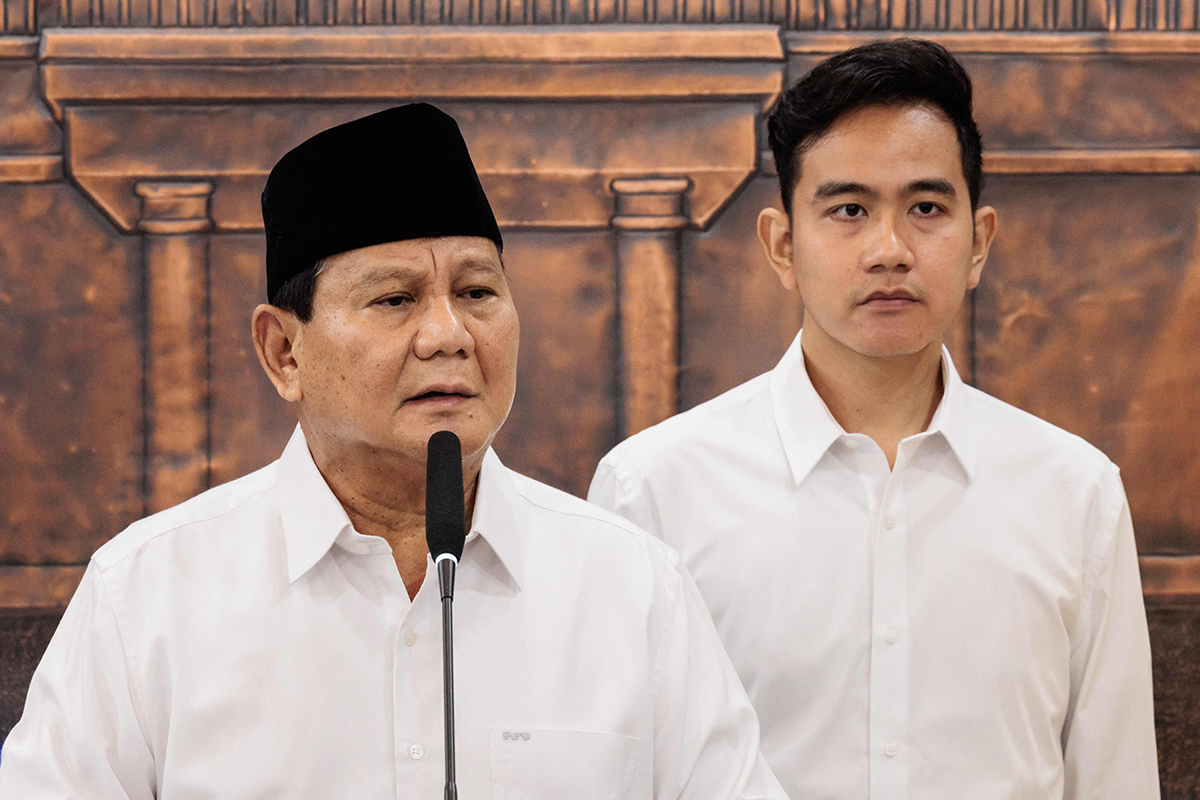 Presiden terpilih Prabowo Subianto (kiri) dan wakil presiden terpilih Gibran Rakabuming Raka.