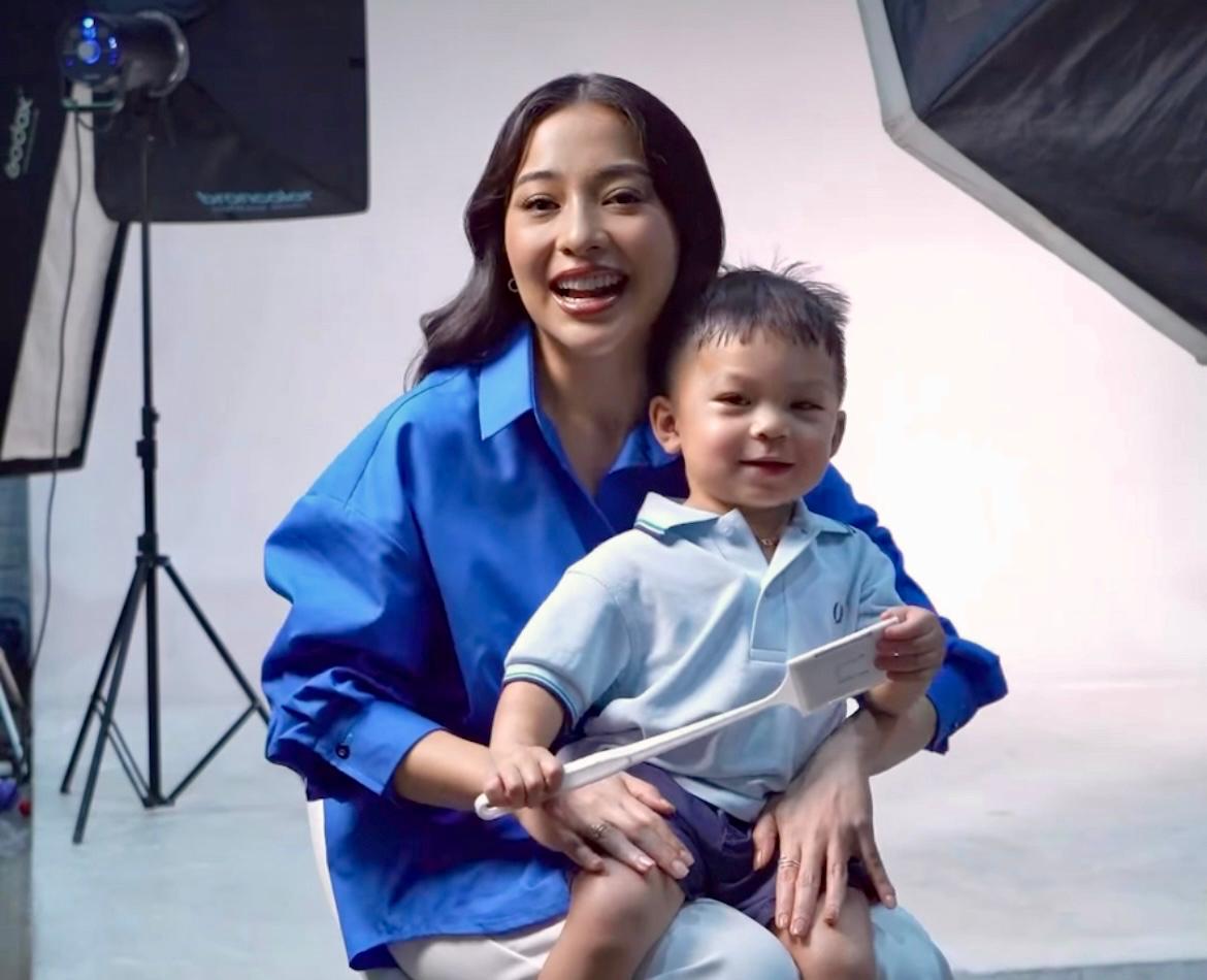 Nikita Willy bersama sang buah hati, Issa Xander. 