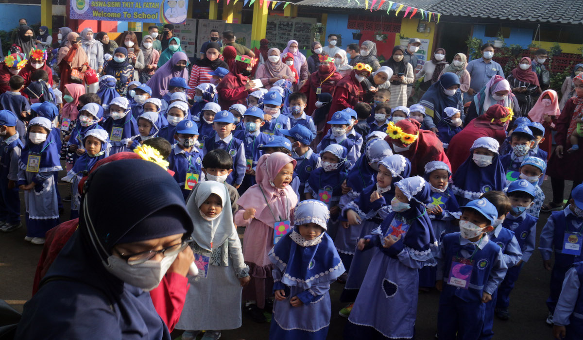 Orientasi adalah bentuk pengenalan lingkungan sekolah baru
