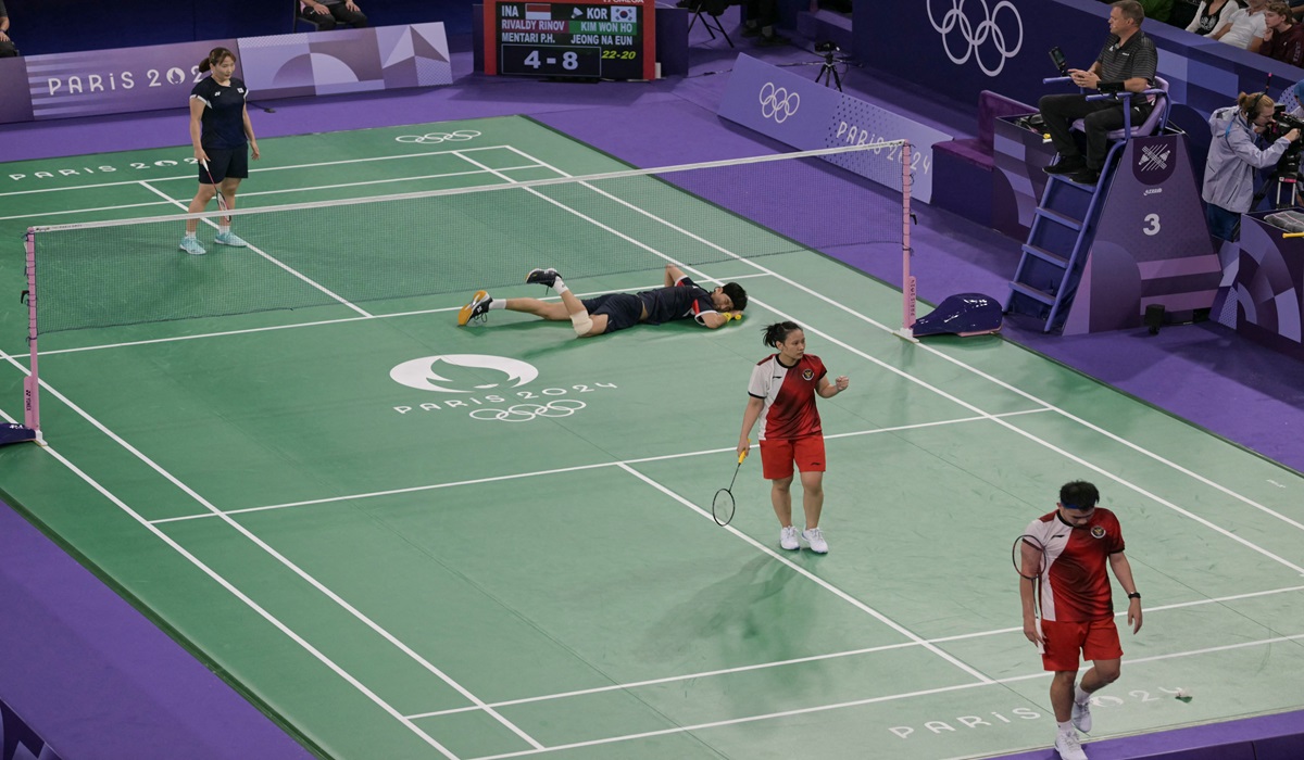 Ganda campuran Indonesia Rinov Rivaldy/Pitha Haningtyas Mentari saat tampil di Olimpiade Paris 2024